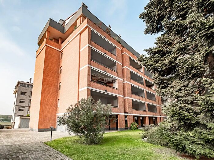 Appartamento trilocale in vendita in Via Mercantini, Novara