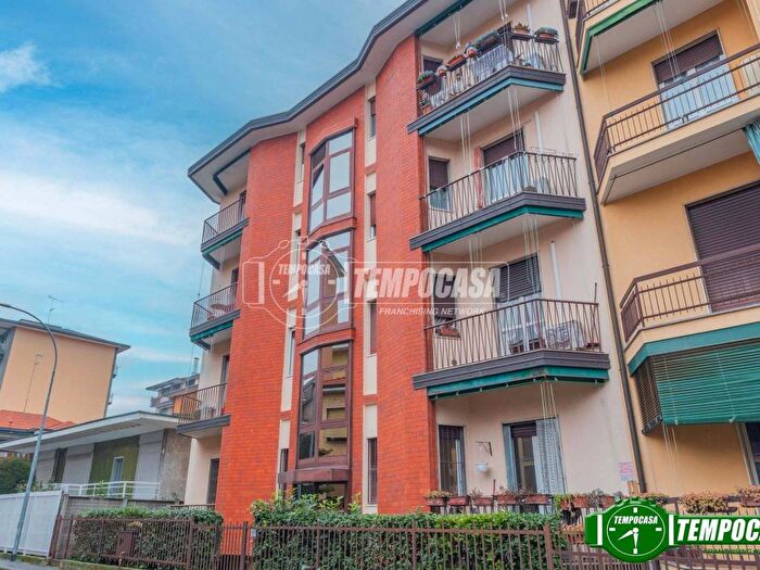 Appartamento trilocale in affitto in Via Don Pompeo Beretta, Centro, Magenta