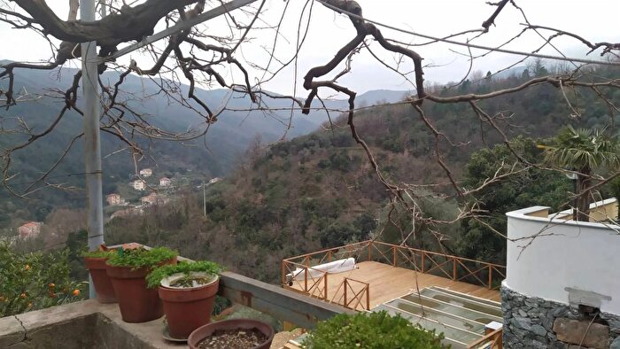 Casa con 5 locali in vendita in Vado Ligure, Vado Ligure