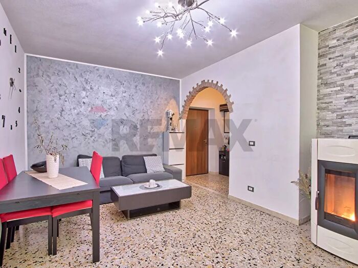 Appartamento con 5 locali in vendita in Via G di Vittorio, Cavriglia