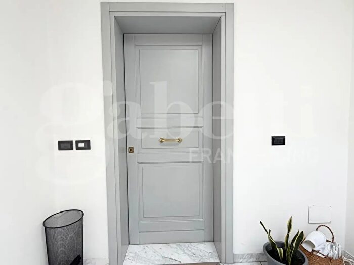 Appartamento con 5 locali in vendita in Via Michelangelo, Assisi