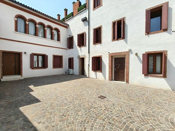 Appartamento bilocale in affitto in Via Verci, Centro, Bassano del Grappa