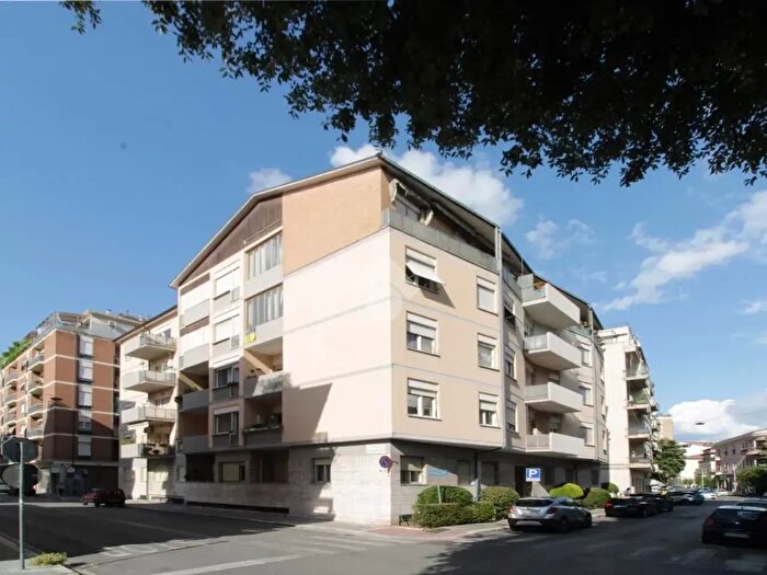 Appartamento quadrilocale in vendita in Via Ferraris, Terni