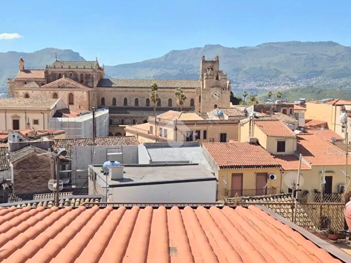 Appartamento trilocale in vendita in Via Trento, Monreale