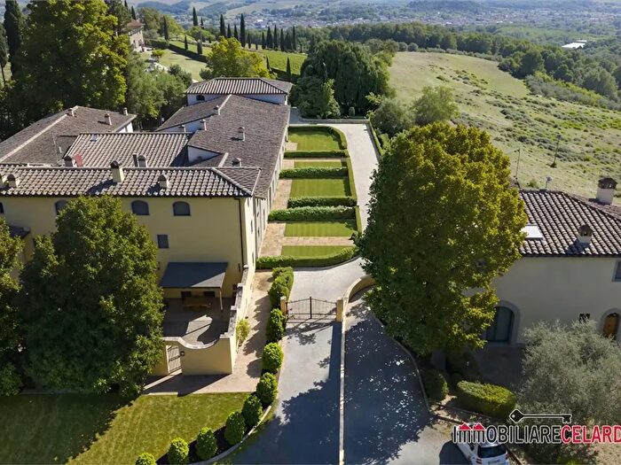 Appartamento trilocale in vendita in Gambassi Terme