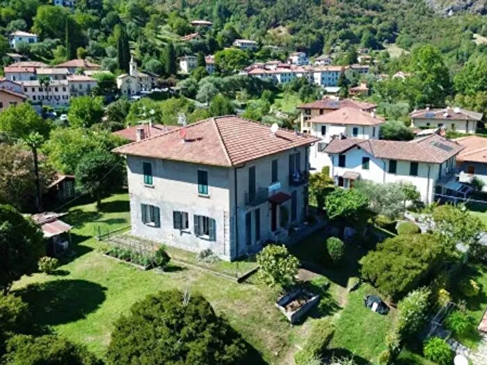 Appartamento bilocale in vendita in Via Provinciale Regina, Griante