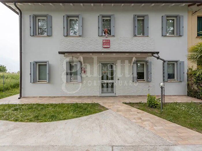 Casa quadrilocale in vendita in Via Gandhi, Fossalta Di Portogruaro