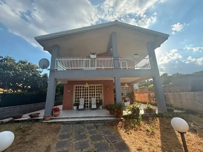 Casa con 6 locali in vendita in Via Palermo, Trecastagni