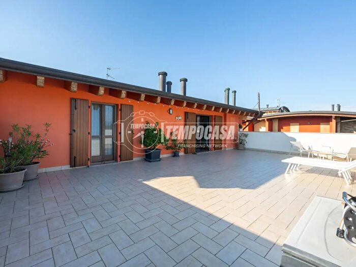 Appartamento trilocale in vendita in Via Colombaia, Seriate