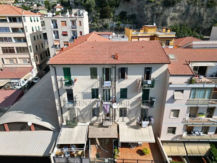 Appartamento trilocale in vendita in Corso Genova, Ventimiglia