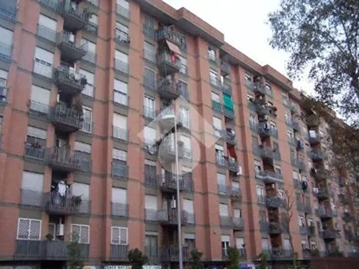 Appartamento trilocale in vendita in Via Greve, Roma