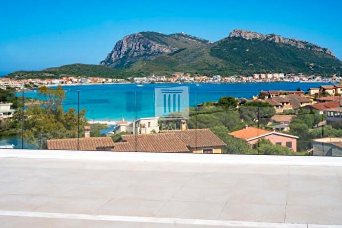 Casa quadrilocale in vendita in Via Bouganville, Golfo Aranci