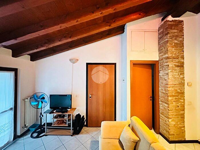 Appartamento bilocale in vendita in Via Roma, Mairano