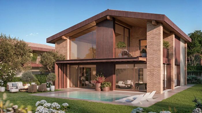 Casa quadrilocale in vendita in Via Giovenigo Snc, Casatenovo