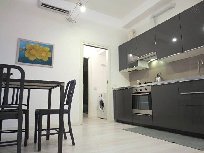 Appartamento bilocale in affitto in Via Angelo della Pergola, Isola, Milano