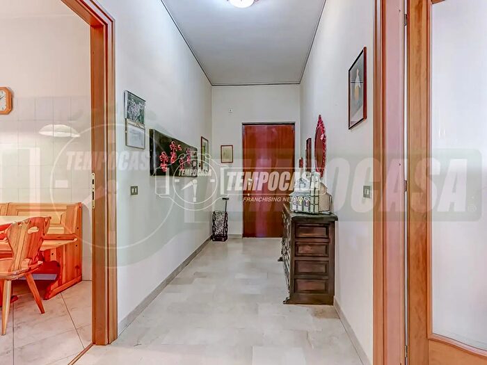 Appartamento quadrilocale in vendita in Laveno Mombello