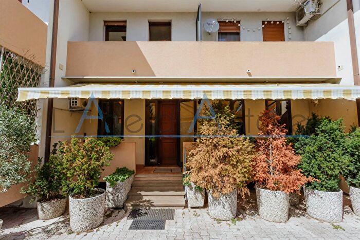 Appartamento trilocale in vendita in Via Giotto Piove di Sacco, Piove Di Sacco