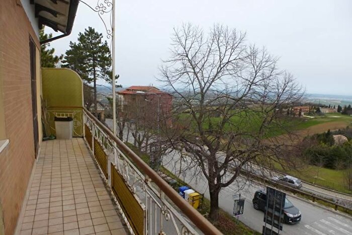 Appartamento con 5 locali in vendita in Cingoli