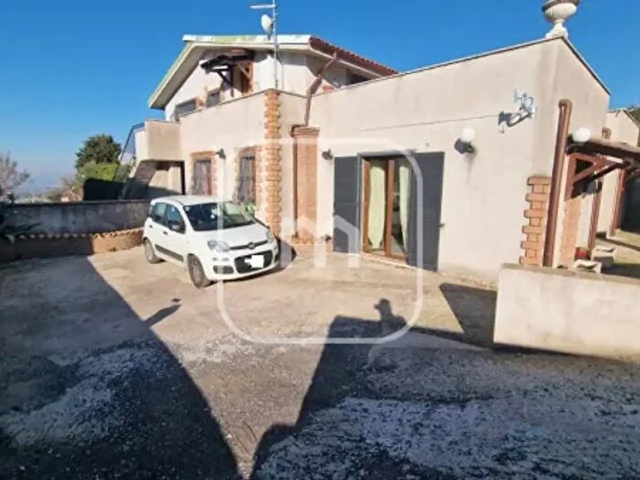 Appartamento trilocale in vendita in Via Colle della Cisterna, San Cesareo