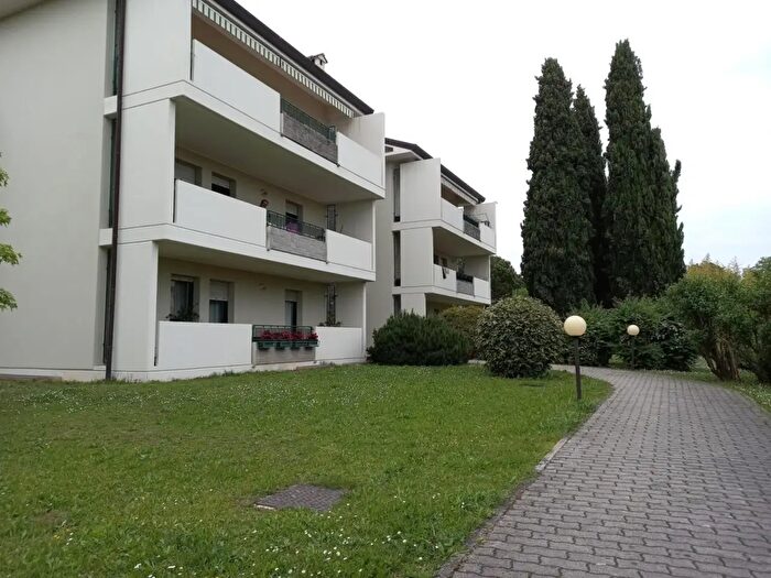 Appartamento trilocale in affitto in Via Fagagna, Udine