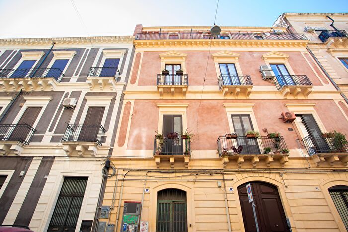 Appartamento trilocale in vendita in Via Giuseppe Verdi, Catania