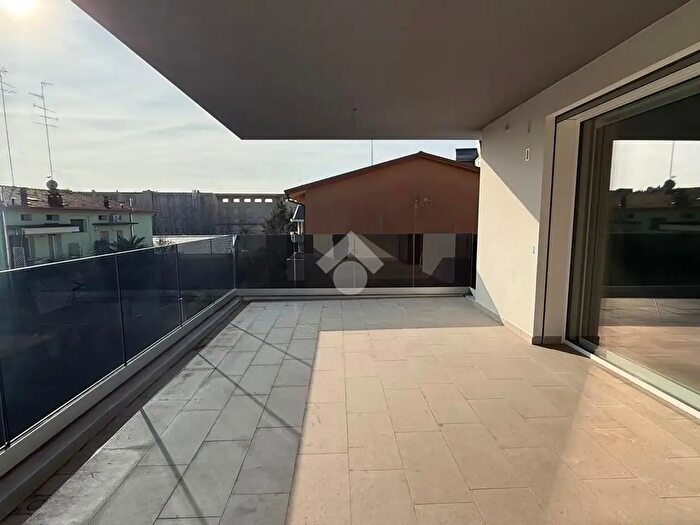 Appartamento trilocale in vendita in Via Duino, Pordenone