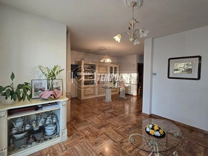 Casa quadrilocale in vendita in Via Unione Sovietica, Reggio Emilia