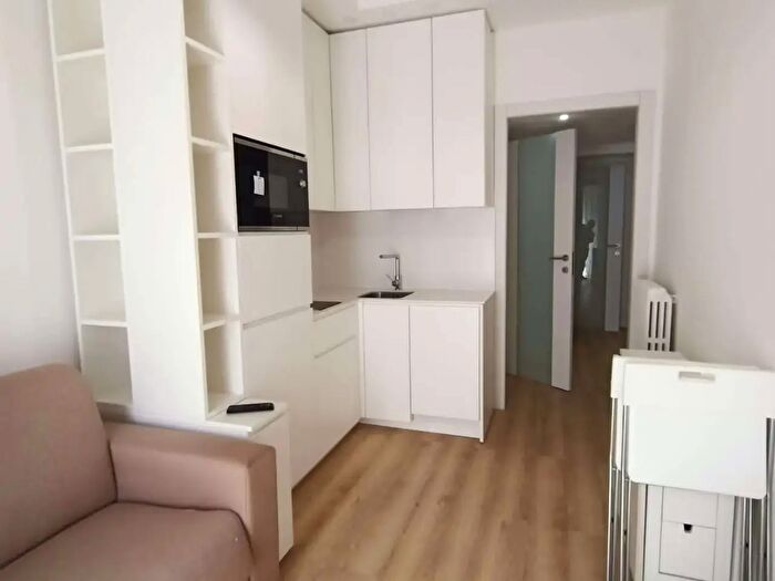 Appartamento trilocale in affitto in Via degli Imbriani, Milano