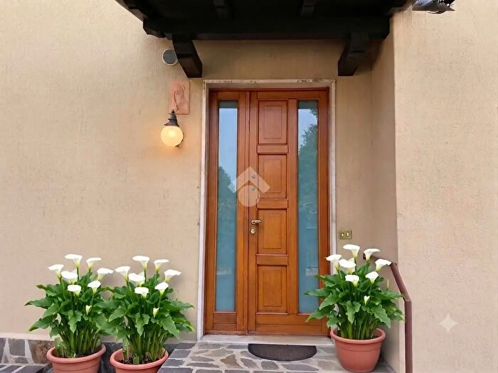 Appartamento trilocale in vendita in Via della Calchera, Montevecchia