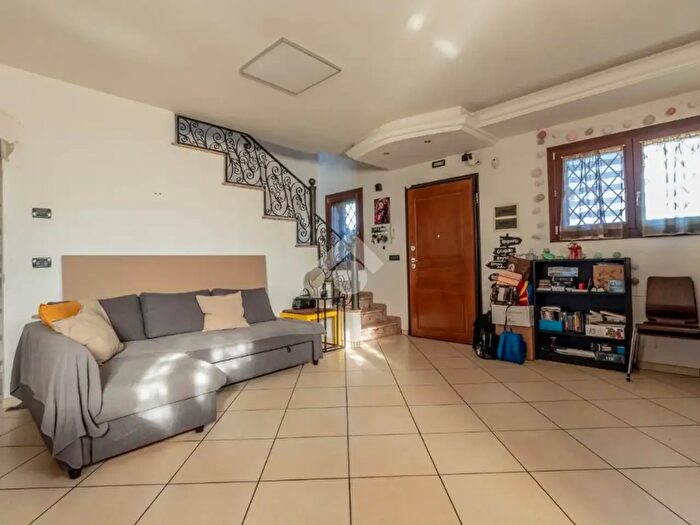 Casa trilocale in vendita in Via Lavino, Monte San Pietro