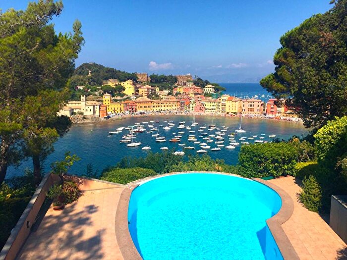 Casa con 6 locali in affitto in Centro, Sestri Levante