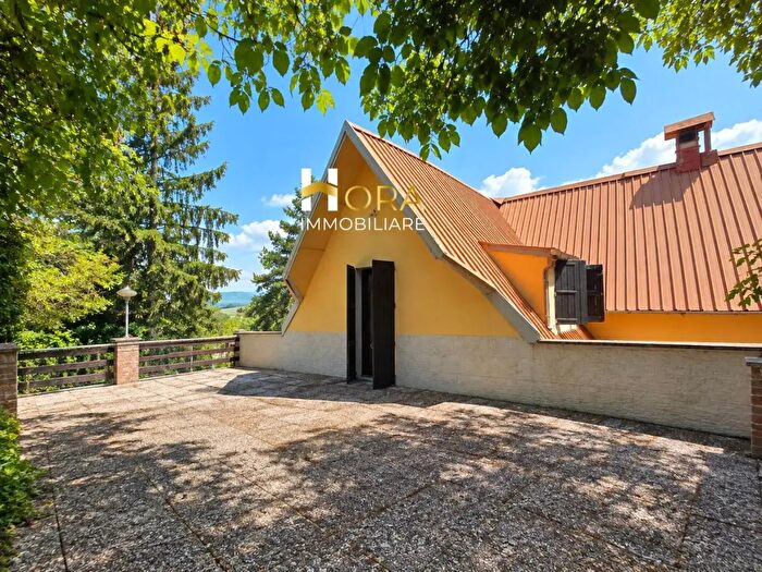 Appartamento quadrilocale in vendita in Via Poggio Tesoro, Montemignaio