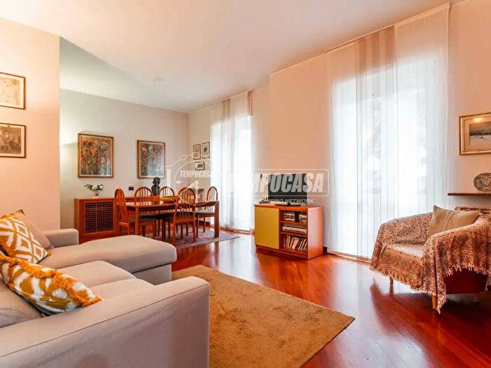 Appartamento trilocale in vendita in Via Cristoforo Colombo, Saronno