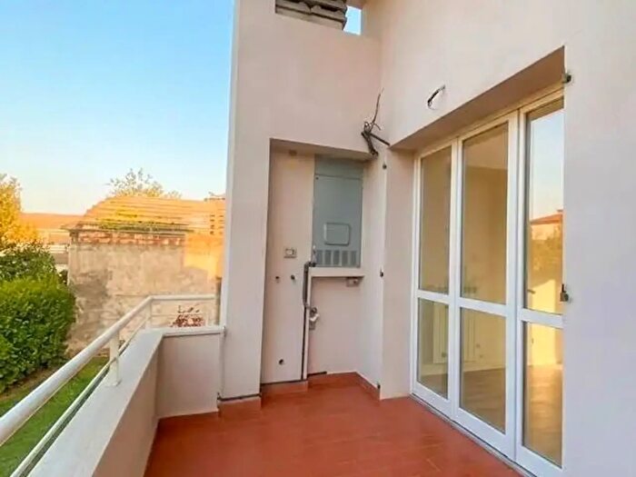Appartamento con 5 locali in vendita in Cascina