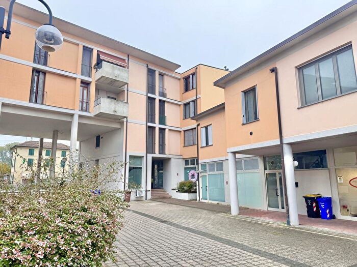 Appartamento trilocale in vendita in Strada Baganzola, Parma