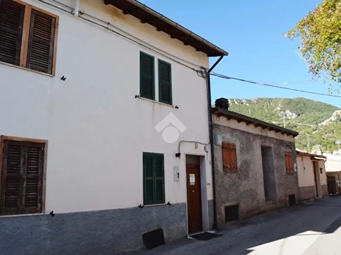 Casa trilocale in vendita in Via Strada Nuova, Sante Marie
