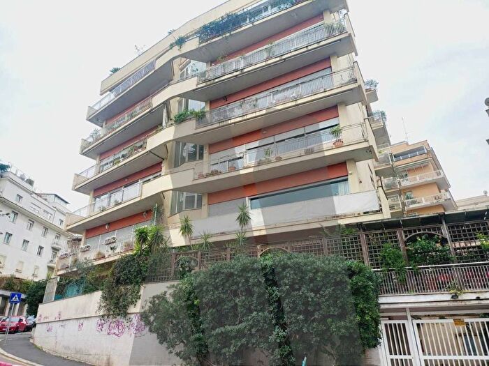 Appartamento bilocale in affitto in Via Archimede, Euclide, Roma