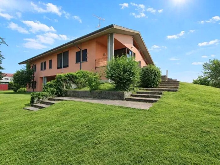 Casa con 6 locali in vendita in Via Don Michele Rua, Borgo San Martino