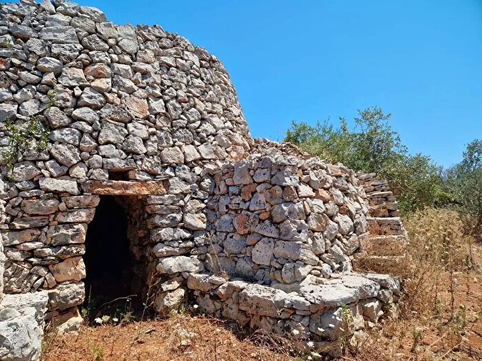 Casa bilocale in vendita in Strada Vicinale Cilona Fiusco Neviano, Neviano