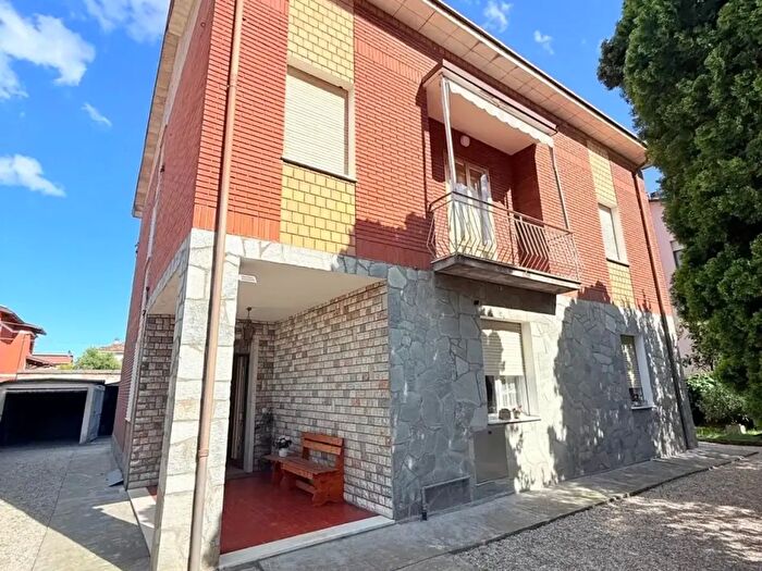 Appartamento trilocale in vendita in Via Mazzini, Sassuolo