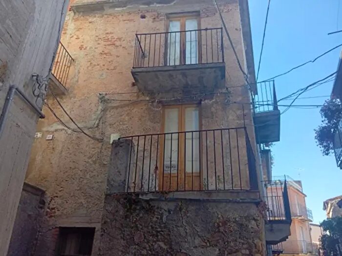 Casa quadrilocale in vendita in Vico Nerone, Ficarra