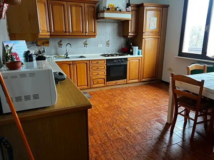 Appartamento con 6 locali in vendita in Pavullo Nel Frignano