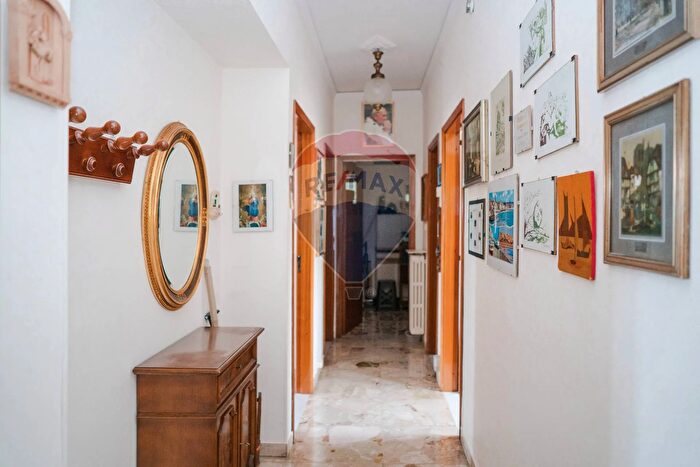 Appartamento con 6 locali in vendita in Via San Pietro, Enna