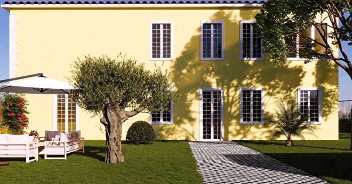 Appartamento con 6 locali in vendita in Lucca