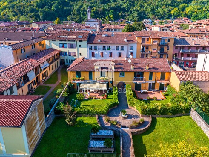 Appartamento bilocale in vendita in Via Martiri della Libertà, Villanuova Sul Clisi