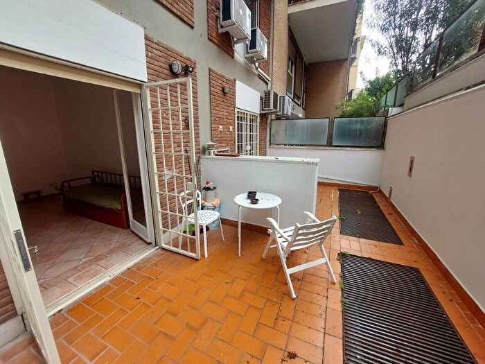 Appartamento trilocale in affitto in Via Gaetano Sacchi, Roma