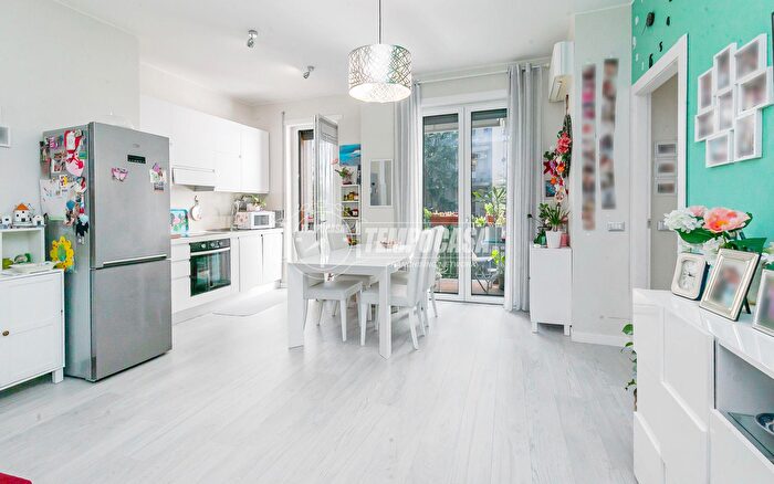 Appartamento bilocale in vendita in Via Giuseppe Candiani, Milano