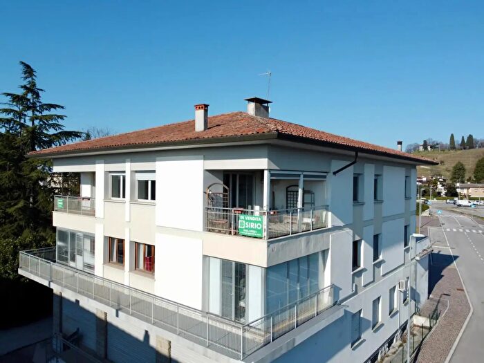 Appartamento con 6 locali in vendita in Via Natisone, Manzano