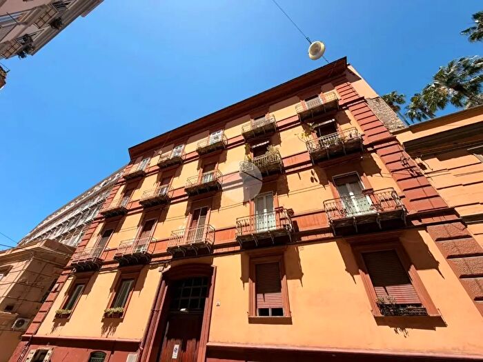 Appartamento trilocale in vendita in Via Giuseppe Martucci, Napoli