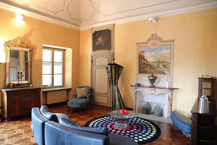 Appartamento con 5 locali in vendita in Via Palazzo di Città Chieri, Chieri